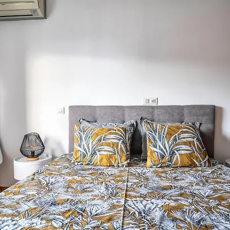 At15 Cosmopolitan 3 Bedroom, 2 Bathroom In