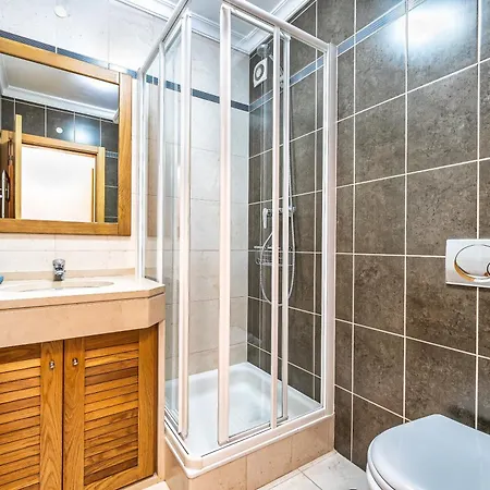 At15 Cosmopolitan 3 Bedroom, 2 Bathroom In Apartment *